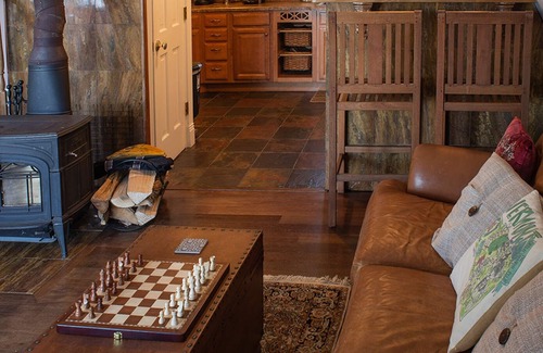 Woodford Haus | Memes Haus am Hochgebirgssee