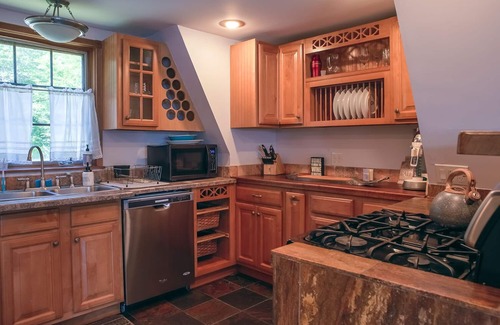 Woodford Haus | Memes Haus am Hochgebirgssee