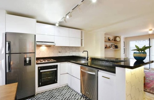 El Poblado Wohnung | Memory Foam King Bed, 300Mb Wifi, Dishwasher, Study & Laundry — Manila, Poblado