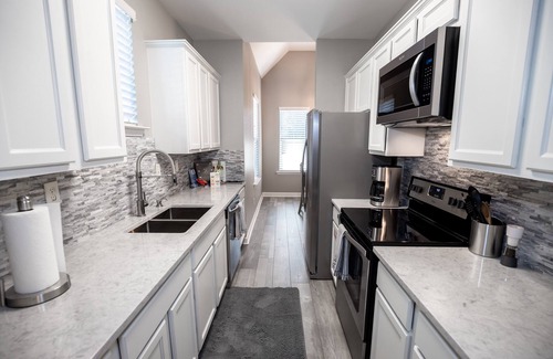 Pinch District Haus | Memphis Charm