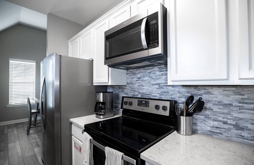 Pinch District Haus | Memphis Charm