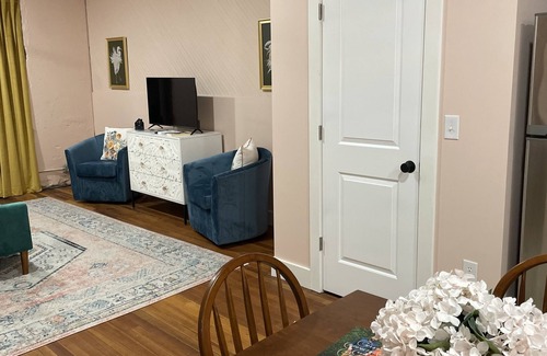 Laurel Eigentumswohnung | Mercedes at The Laurel Lofts