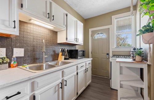 Merion Village Wohnung | Merion Village Residences - Escape the Hustle & Bustle