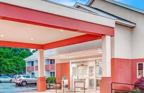 Methuen Hotel | Methuen Inn and Conference Center