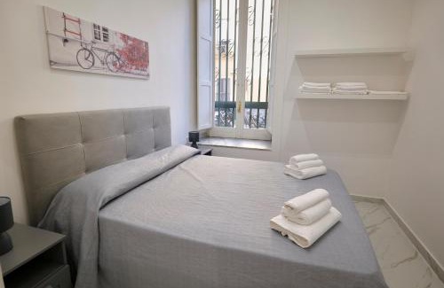Vasto Wohnung | Metro, Railway Station - B&D House