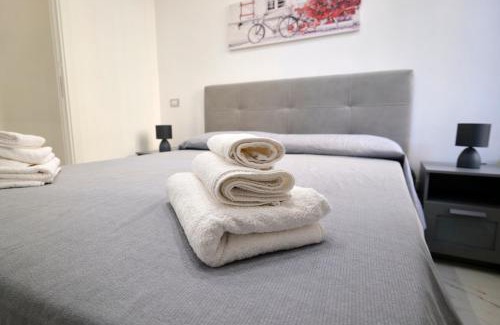 Vasto Wohnung | Metro, Railway Station - B&D House