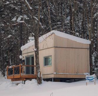 Notre-Dame-Auxiliatrice-de-Buckland Skihütte | Micro-Cabine in the Mountains - Solstice 4
