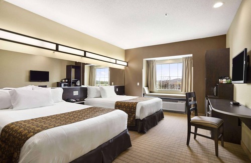 Cambridge Hotel | Microtel Inn & Suites by Wyndham Cambridge