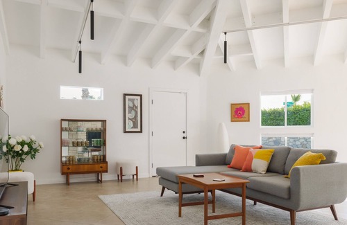 Sunrise Vista Chino Haus | Mid-Century Architectural Gem in the Heart of Palm Springs