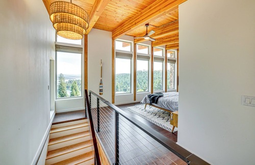 Worley Haus | Mid-Century Escape: Lake Views, Steps to Cave Bay!