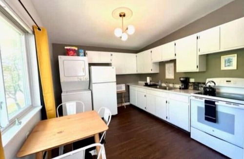 Water Hill Haus | Mid-Century in Water Hill w/ Tons of Natural Light