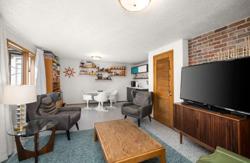 Spokane Valley Haus | Mid-Century Modern in Spokane Valley