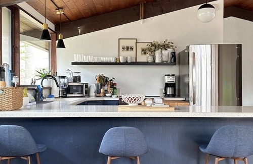 Lewisboro Haus | Mid- Century Modern getaway - only 1hr from the city!