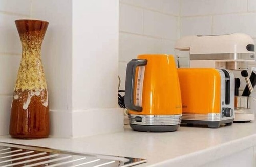Kangaroo Point Wohnung | Mid-Century Pad - 1 bed/1 bath/1 car 10 min CBD