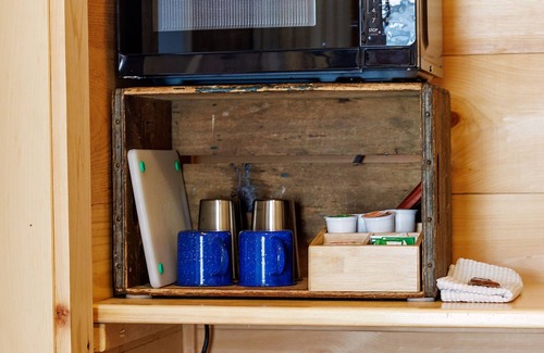 Sandy Point Kabine | Mid-Coast Maine cabin less than an hour from Acadia NP! New Sauna! Cabin #3 Pine