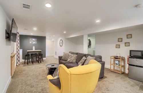 Littleton Haus | Mid-mod Home 3 Baths 2 Living Rms Yard