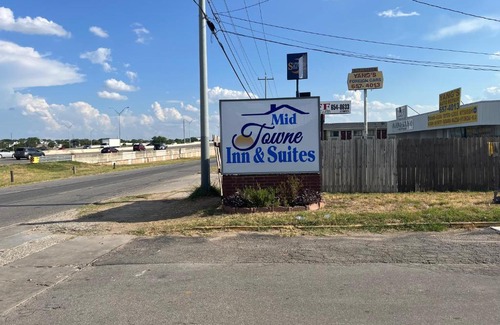 North San Antonio - SAT Hotel | Mid Towne Inn & Suites