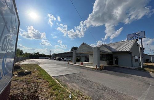 North San Antonio - SAT Hotel | Mid Towne Inn & Suites