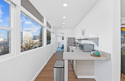 Cliff - Cannon Wohnung | Midcentury Gem w/ Free Parking & Stunning DT Views