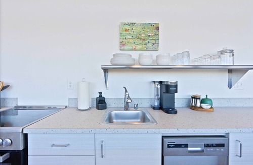 Cliff - Cannon Wohnung | Midcentury Gem w/ Free Parking & Stunning DT Views