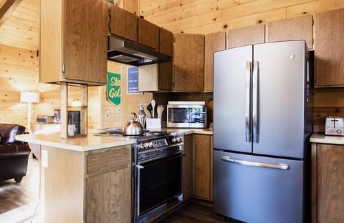 Fern Valley Kabine | Moderne und gehobene Hütte mit atemberaubendem Blick in Fern Valley - Lazy Arrow Lodge