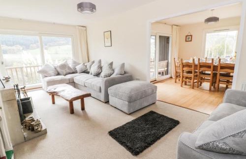 Tirabad Haus | Middle Hivron