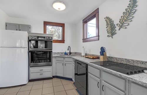 Central Gardens Haus | Midtown Blu Serenity