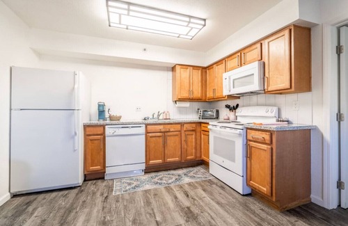 Midtown Wohnung | Midtown Modern - Stylish 2BR Lodging in Reno