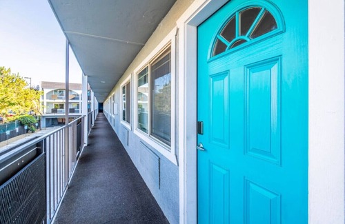 Midtown Wohnung | Midtown Modern - Stylish 2BR Lodging in Reno