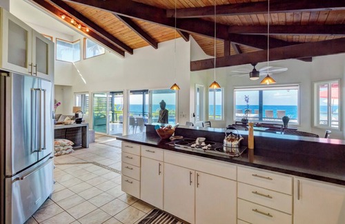 Keaau Haus | Mika Kai 4 bd w/Pool and Hot Tub - Epic Spot for Whale Watching!!!