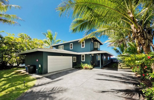 Keaau Haus | Mika Kai 4 bd w/Pool and Hot Tub - Epic Spot for Whale Watching!!!