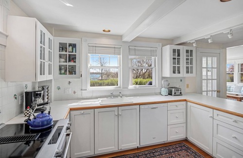 Vineyard Haven Haus | Mill Hill - zu Fuß von der Stadt und der Fähre mit Meerblick