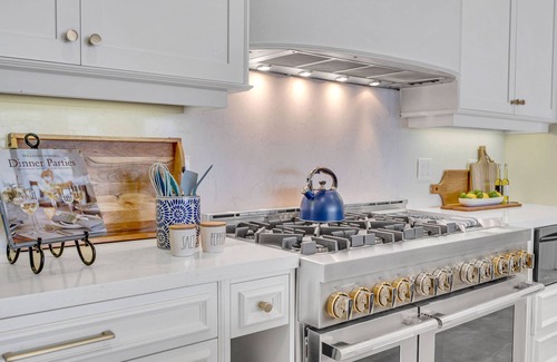 Harbour Inlet Haus | Million Dollar Views / Private beach / Heated pool / Walk to Beach / Harbourview Key | VlLLAS