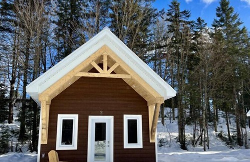 Saint-Gabriel-de-Valcartier Skihütte | Mini cottage # 2 by the river banks