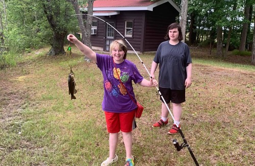 Allen Kabine | Mini Cabin 4 Near Ocean City & Assateague On catch and release fishing lake