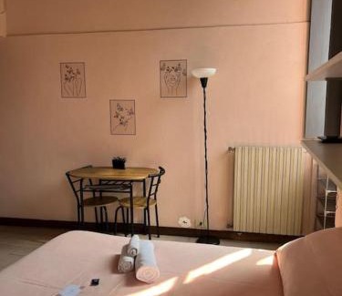 Centro Storico Wohnung | Minimal Studio con travi a vista