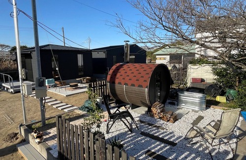 Kujukuri Hütte | Minimal Twin Mutsumi 2person building / Sambugun Chiba