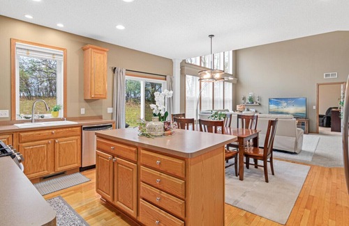 Cottage Grove Haus | Minnesota Timber Ridge: Cottage Grove and Woodbury Suburbs of Saint Paul