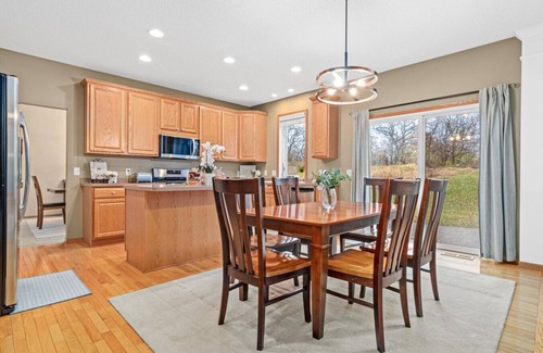 Cottage Grove Haus | Minnesota Timber Ridge: Cottage Grove and Woodbury Suburbs of Saint Paul