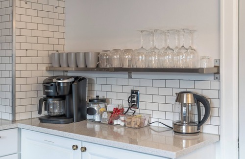 Northtown Haus | Mins to everything in Spokane - Hot Tub & Backyard Oasis - Pet Friendly!