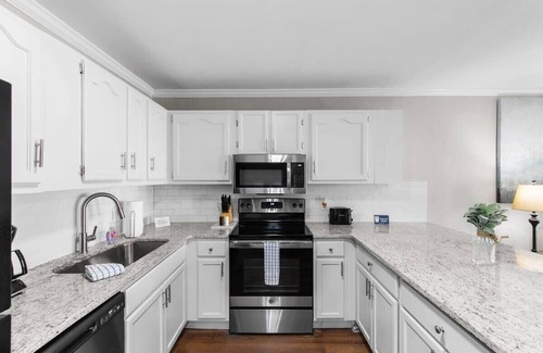 Birmingham Haus | Mins to Uptown, Downtown, Airport, and Dining!