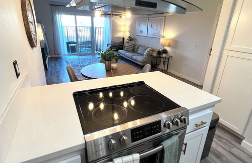 Carlsbad Eigentumswohnung | Minutes from Carlsbad Downtown and Beach