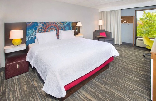 Parole Hotel | Minutes from History: 2 Relaxing Units w/ Free Breakfast Near Downtown Annapolis
