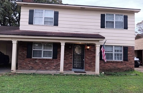 Memphis Haus | Minutes from the Airport - Wonderful Warrington