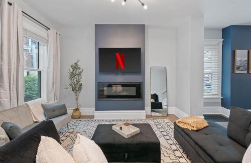 Victorian Village Haus | Minutes to Arena District - Foosball & Game Area