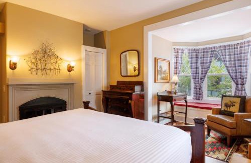 Bar Harbor Haus | Mira Monte Inn & Suites