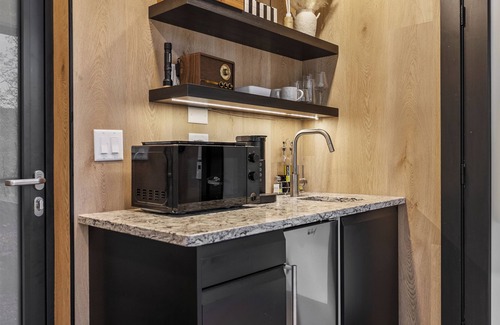 Mercersburg Skihütte | Mirror Villas - Modern Retreat with private hot tubs and mountain view