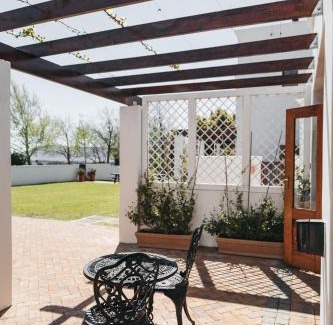 Koelenhof Wohnung | Mitre's Edge Vineyard Studio