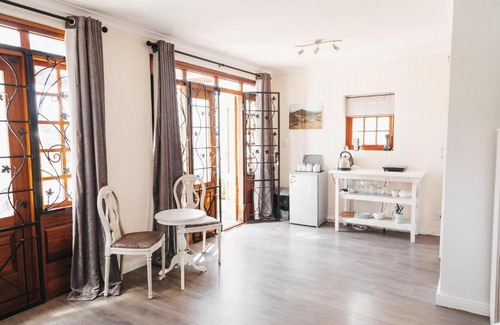 Koelenhof Wohnung | Mitre's Edge Vineyard Studio