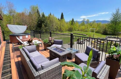 Bretton Woods Haus | ML As Seen on TV home SPECTACULAR scenery beach AC outdoor kitchen fire pit Weddings